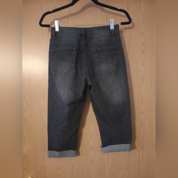 Women's Black Distressed Cropped Jeans Size 4 - Picture 4 of 5